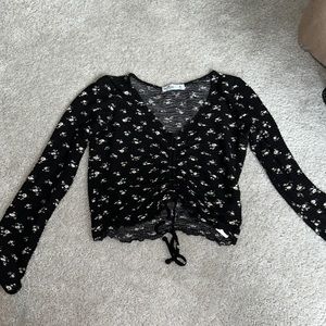 Hollister flower printed crop top